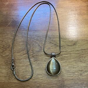 Vintage Gold Teardrop Pendant Necklace
